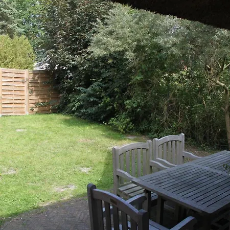 Holiday home Urlaub In Einem Charmanten Fischerhaus Prerow